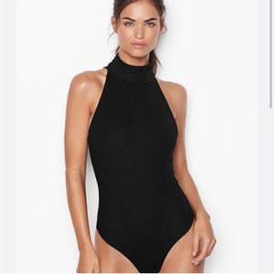 Victoria’s Secret sport black ribbed high neck bodysuit small